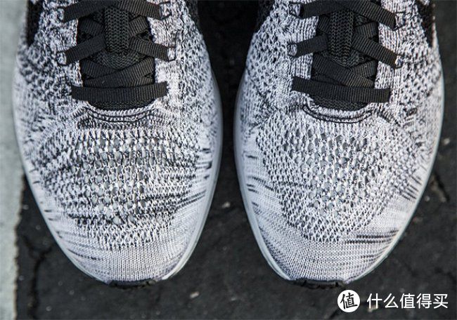 一日一双| Nike Flyknit Racer，一根线织出的传奇