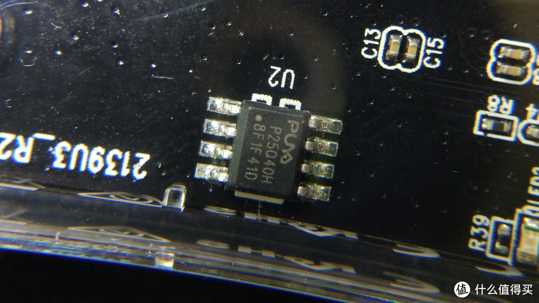透明、耐看、速度快——奥睿科2159U3支架硬盘盒简评