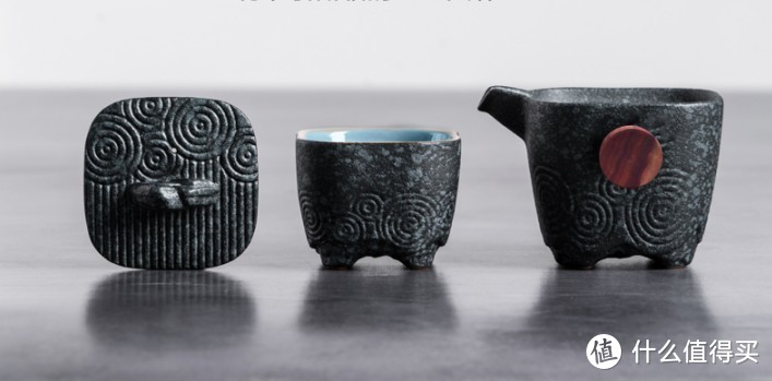 凭借“青铜鼎”的造型，《青岩鼎》茶具一举拿下“中国好设计”金奖