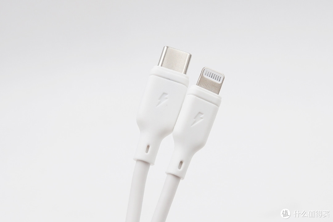 MOMAX摩米士USB-C to Lightning PD快充短线上手评测