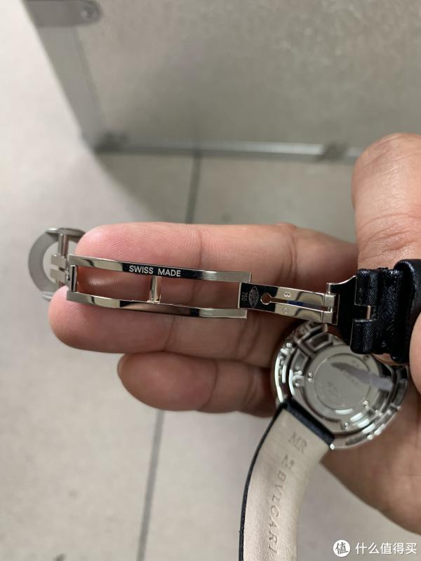 表扣暗记，证明宝格丽的正身