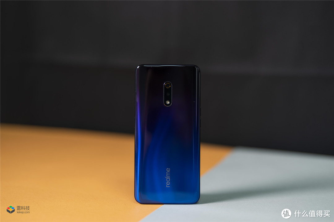 realme X首发评测：主打“越级”体验，初登场就想做爆款