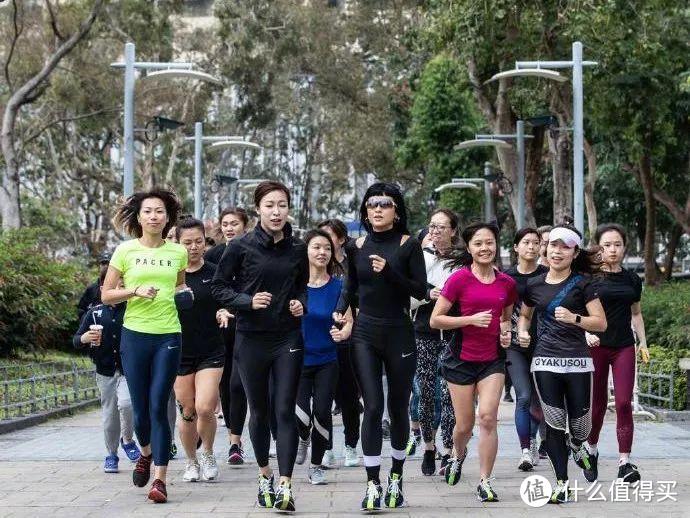 女鞋头 | 不露腿、不穿AJ椰子！这个女生一样让陈奕迅爱到发狂！