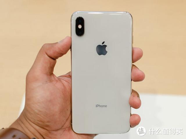 苹果向中国市场低头：这款手机价格再次刷新，库克：不信你不买！