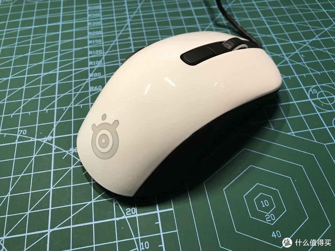 用了轻量化鼠标也是能吃鸡的，SteelSeries赛睿Rival 106游戏鼠标简测