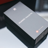 华为 Mate 20 Pro 智能手机外观展示(电源键|摄像头|传感器|屏幕)