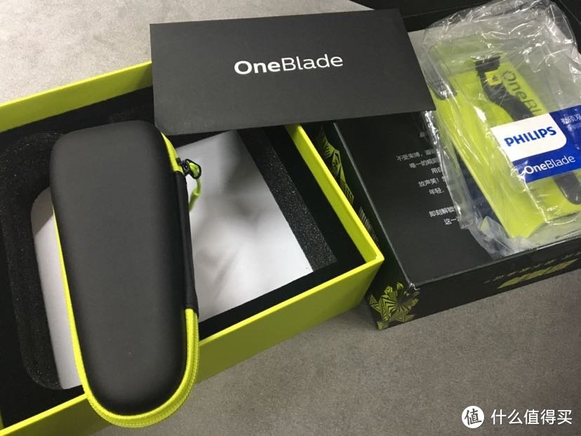 飞利浦刀片式电动剃须刀开箱—小T刀OneBlade