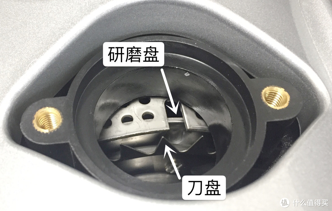 轻轻一键，厨余垃圾轻松搞定—贝克巴斯 LCE100 垃圾处理器