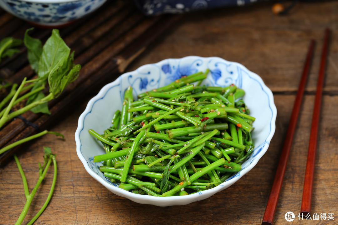 这菜浑身都是宝，可惜很多人当草，简单拌拌就上桌，现在吃正当季