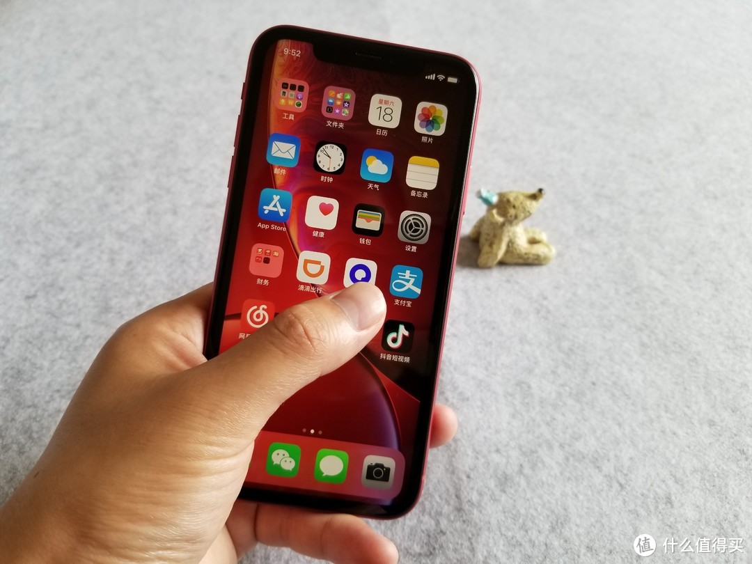  iPhone XR 128G骚红真香机，我还要吐槽点啥？