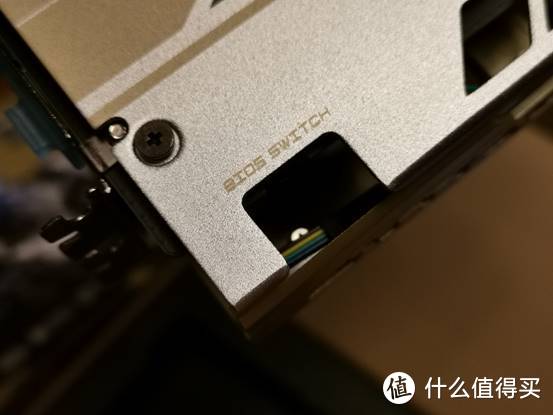 有50周年和黄金铠甲加持的Radeon RX590性能可以翻倍吗？