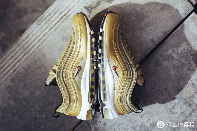 一日一双丨Nike Air Max 97 OG——穿过心脏的银色子弹