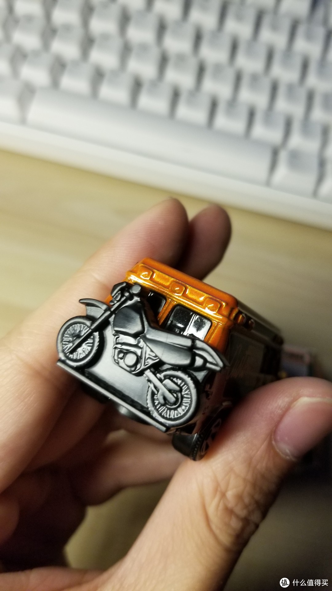 MATCHBOX 彩盒版 雪佛兰VAN、萨博班、凯雷德开盒及简介