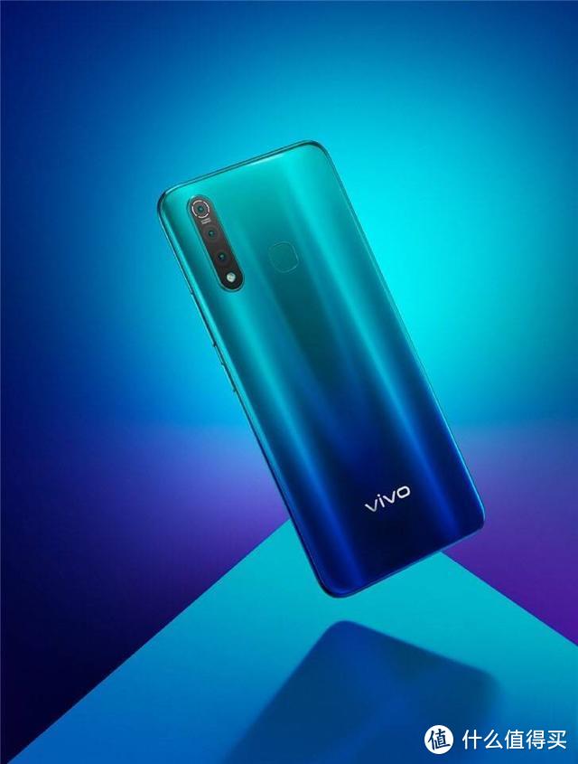 vivo Z5x今日正式发布 挖孔屏或成做大短板