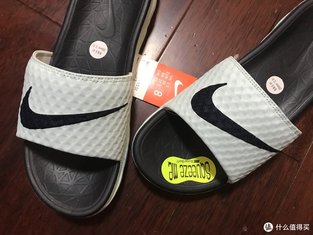 应季Tiffany配色的NIKE BENASSI SOLARSOFT拖鞋