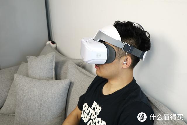 "个人影院"再升级 爱奇艺VR一体机奇遇2S上手体验