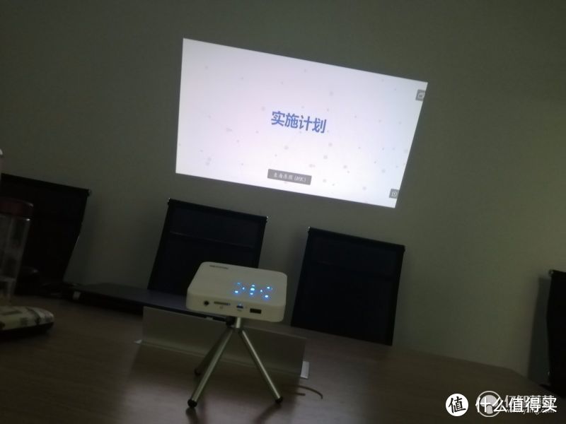 打破传统，可移动的4G移动投影来袭—Wetotal 4G便携投影仪