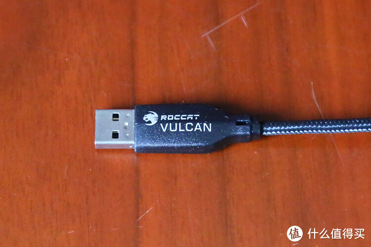 感受工匠精神—德国冰豹Vulcan 120 Aimo机械键盘开箱