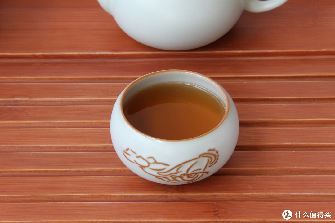 初涉汝瓷的爱好者该如何选择适合把玩的汝瓷茶具？