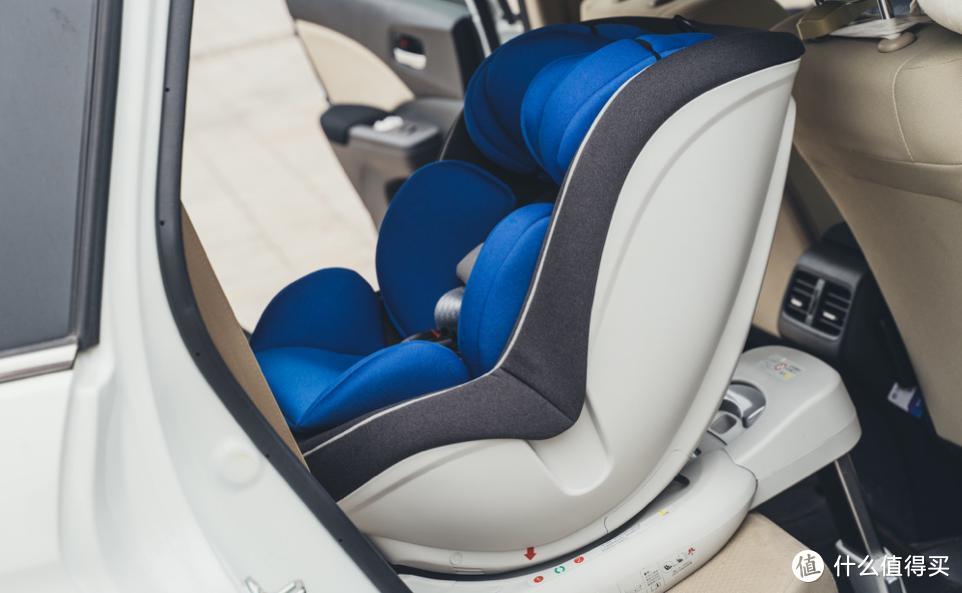 给宝宝一个舒服的专座，QBORN旋转婴幼儿安全座椅