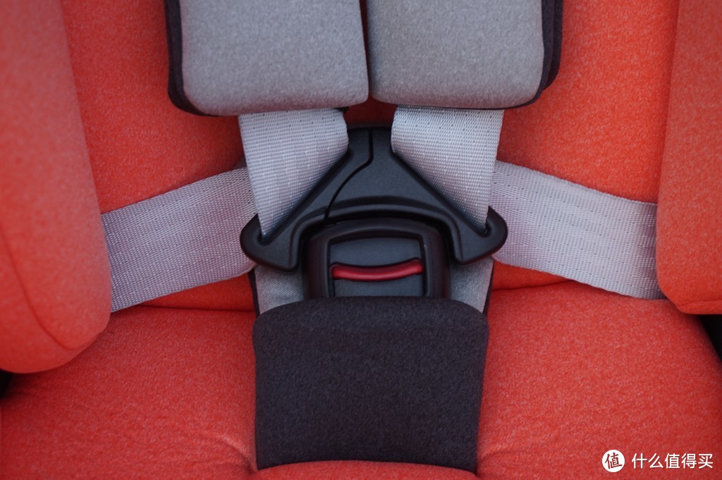 　正向反向、转换只需一键，安全是不变的-QBORN旋转婴幼儿安全座椅评测