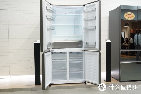 -3℃微冻保鲜技术加持 松下发布高端大型十字门冰箱