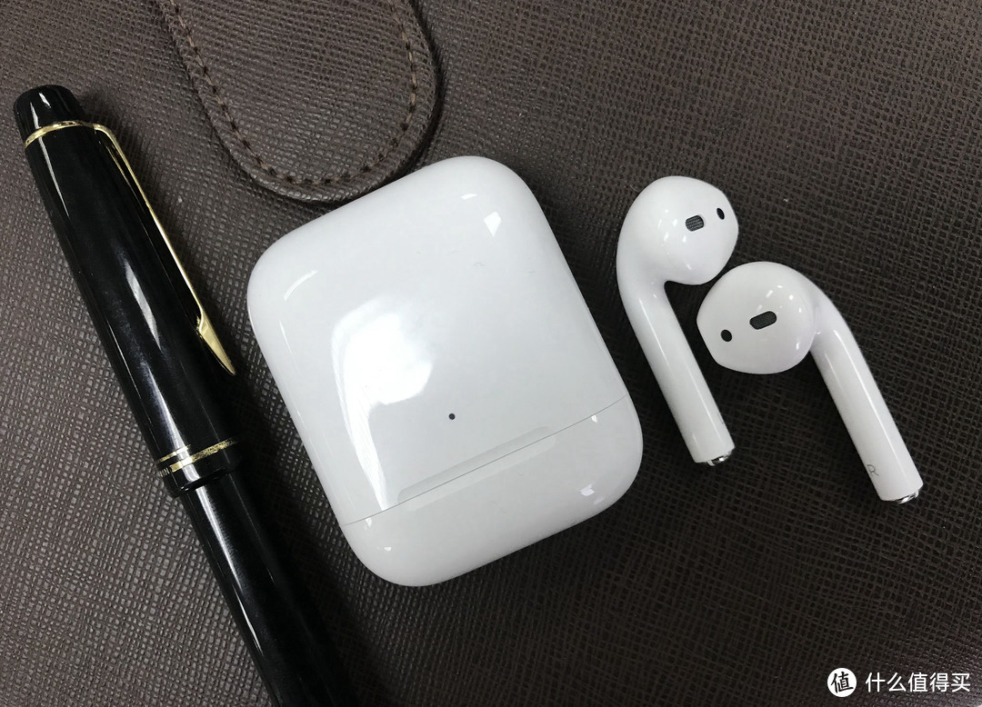 官网24分期的airpods 2 ➕小米无线充电器，还是挺香的！