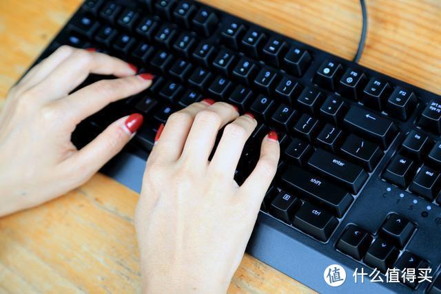 终于入手，黑寡妇蜘蛛机械键盘能一战么？
