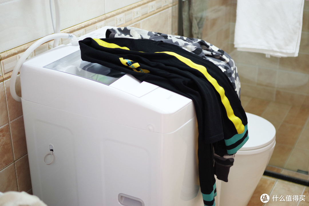Redmi全自动波轮洗衣机一次搞定更多衣物
