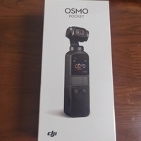 大疆 Osmo pocket 迷你手持云台相机外观展示(镜头|屏幕|充电口|充电线|接口)