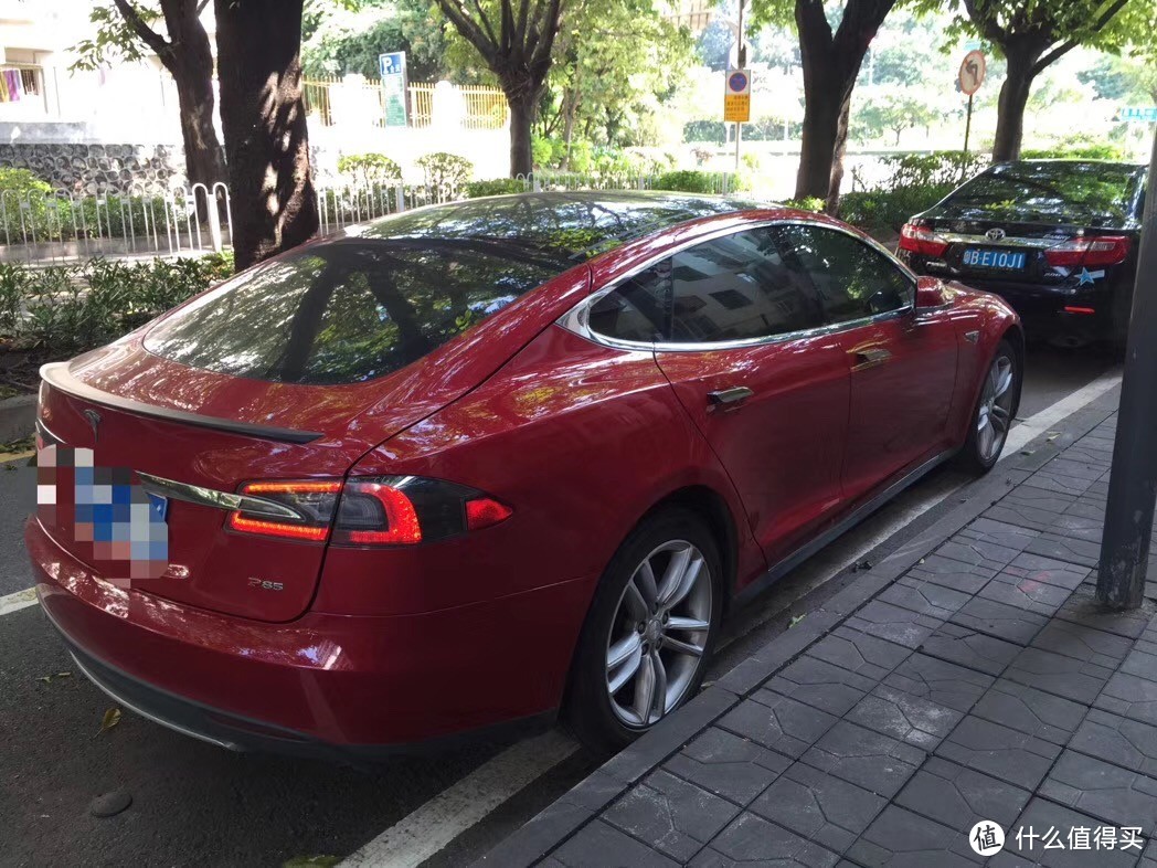 2017年送给老婆的特斯拉MODEL S 大玩具