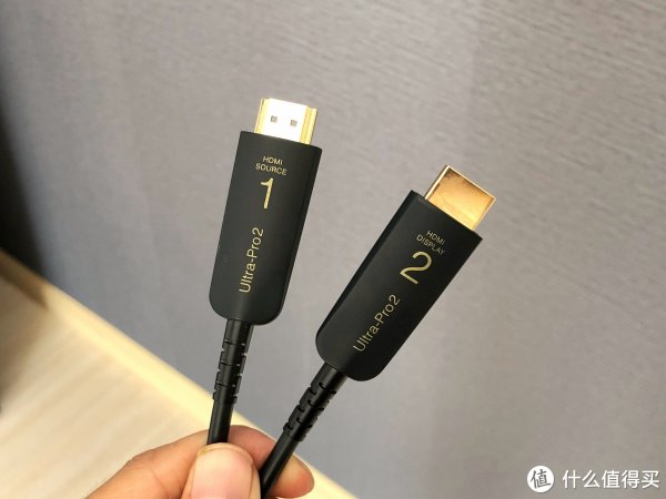 另一面标注了型号UltraPro2，还有数字1、2