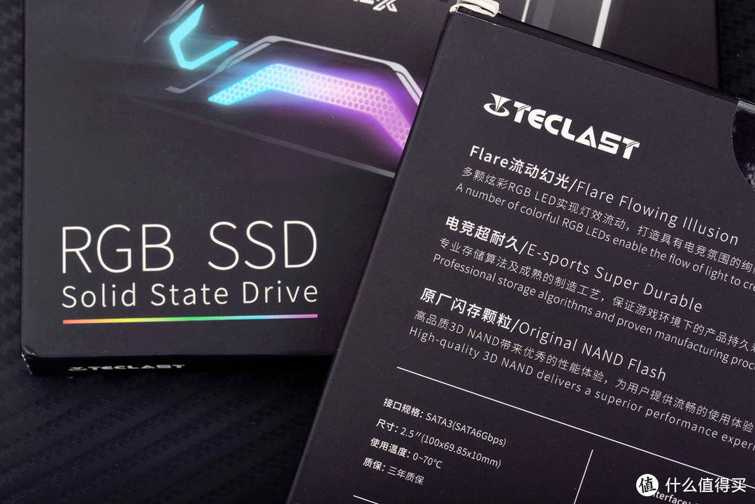 划破寂静黑夜的炫酷灯效，台电锋芒F600 SSD玩转RGB