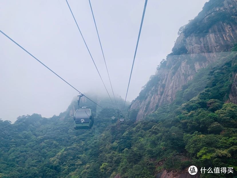 错误的以为黄山不高，其实都被云啊，雾啊挡住了