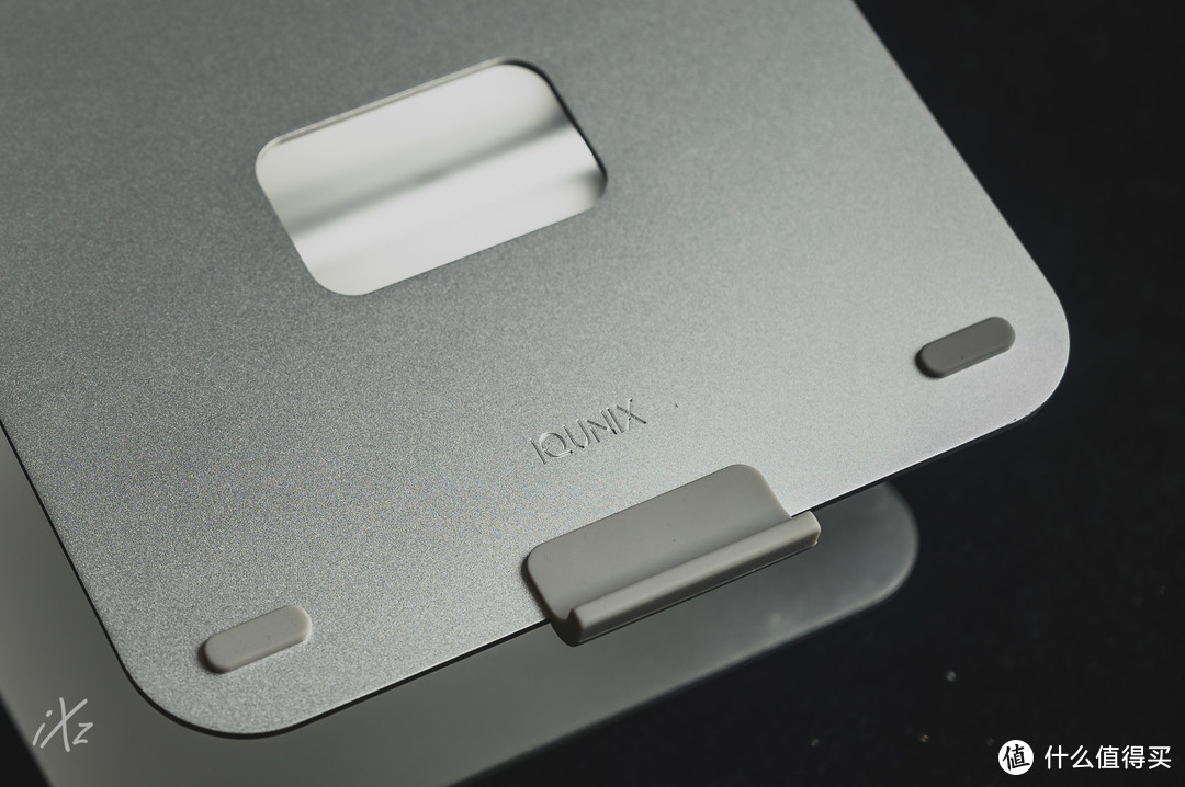 两块铝合金的艺术之旅——iQunix E-stand笔记本支架