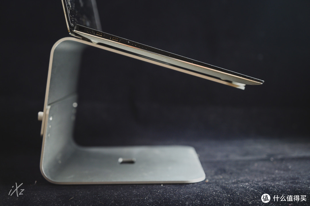 两块铝合金的艺术之旅——iQunix E-stand笔记本支架