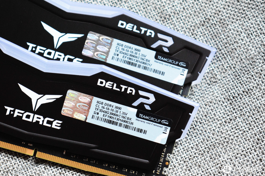 便宜的RGB灯条值得买？十铨DELTA RGB灯条DDR4 3000 8G×2套条开箱