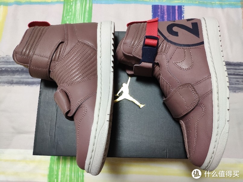 Air Jordan 1 Moto 开箱