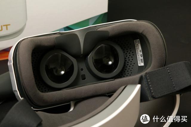 骁龙835+4K巨幕+AI智慧体验，爱奇艺VR一体机让你相信未来已来