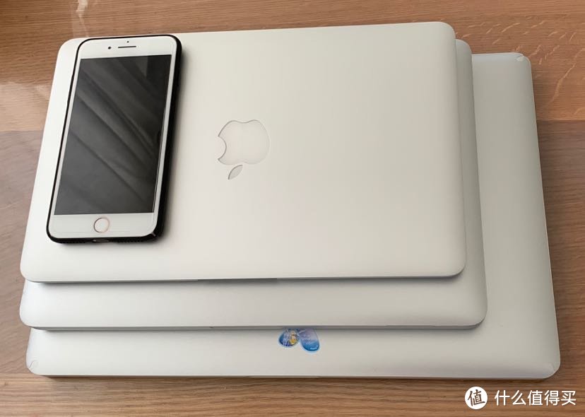 iphone 7plus和3台macbook 大小对比