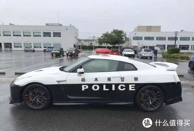 多美卡红白盒105号枥木县GTR35警车