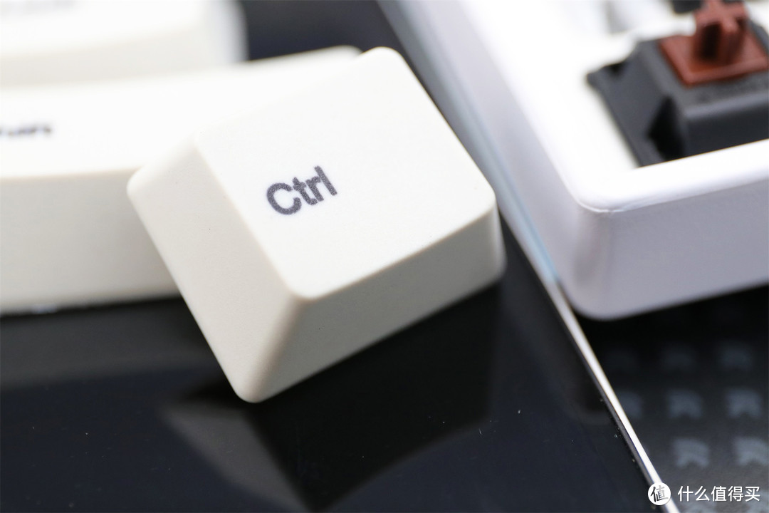 堪称完美，高斯又推出了一把可以无脑推荐的的键盘——GANSS ALT71无线键盘