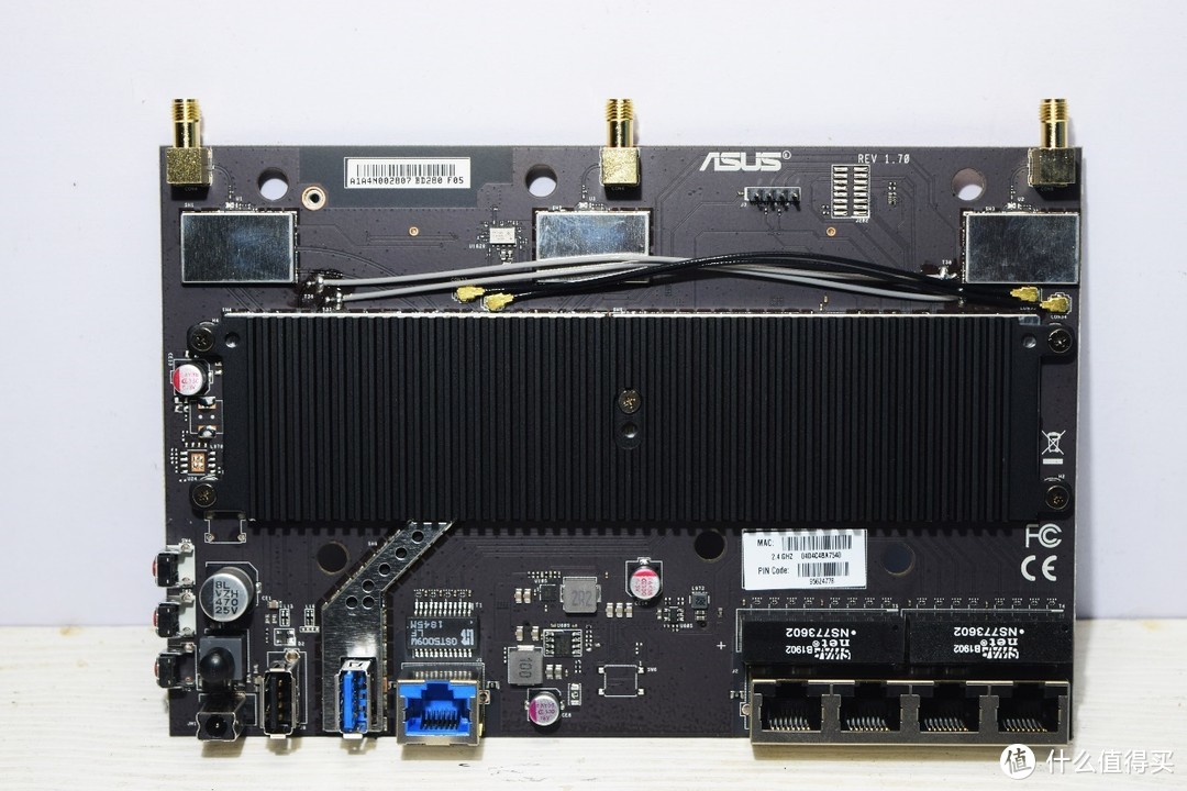 数码玩家的周边篇一百三十九支持rgb灯光无线mesh组网的华硕rog