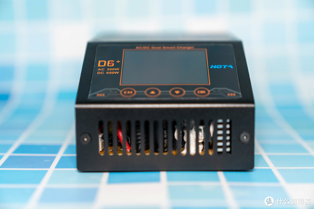 HOTA D6+充电器——新手进阶的多功能RC模型充电器，对比SKYRC D100V2