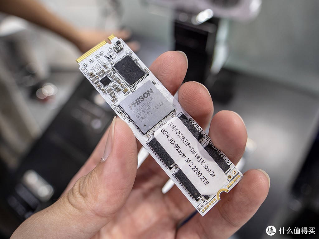 影驰推出PCIe4.0固态硬盘，读写性能突破4GB每秒！