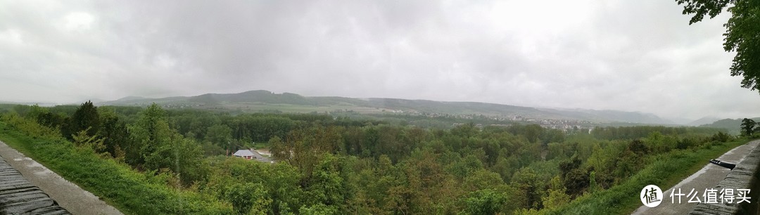 观景台俯瞰多瑙河畔