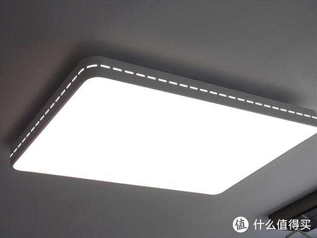 小客厅安装大顶灯，Yeelight皓石吸顶灯PRO使用体验总结