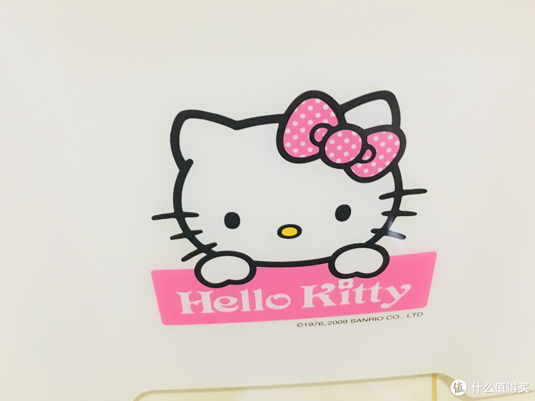 狭窄空间巧利用 爱丽思 Hello Kitty收纳柜