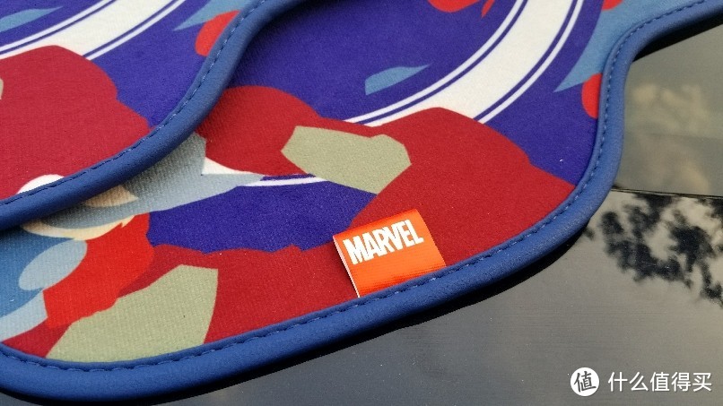 MARVEL复仇者联盟＋PVC皮革全包围脚垫，尝试做一次有趣的搭配。