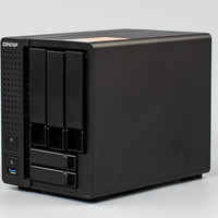 威联通 TS-532X 五盘位万兆网络端口外观展示(网口|接口|喇叭)